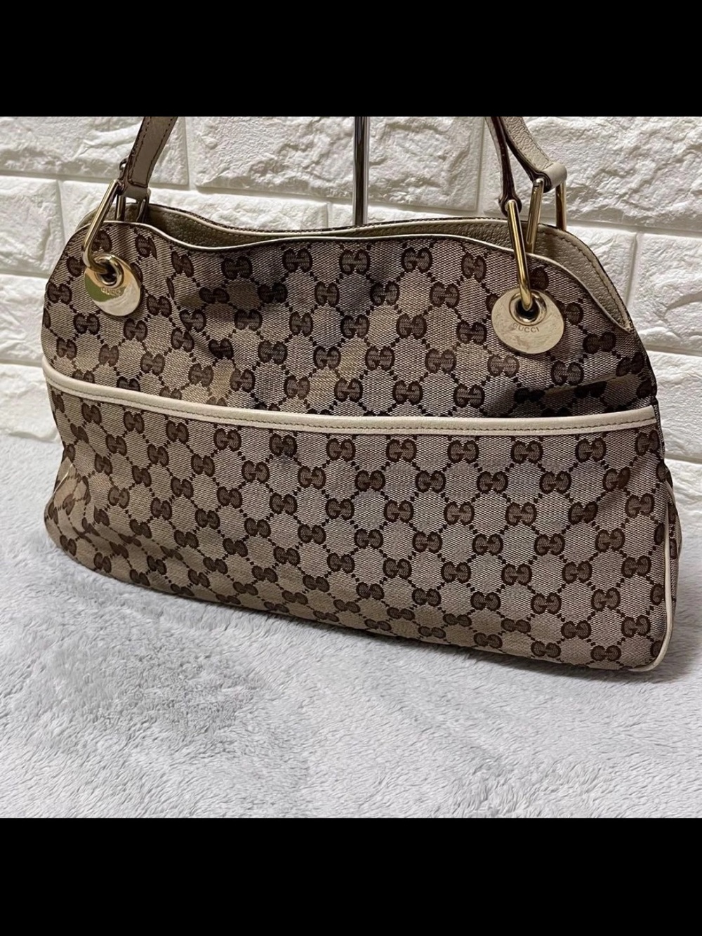 Gucci Beige & Brown GG Supreme Shoulder Bag
